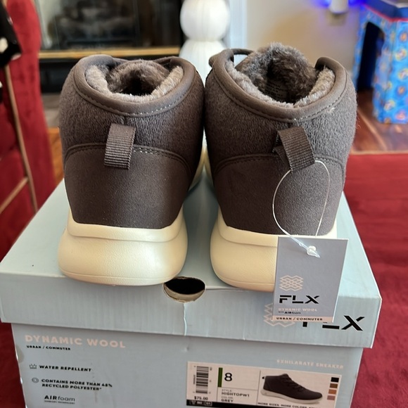 NWT FLX Dynamic Wool Exhilarate Sneaker (size 8) - Picture 6 of 8